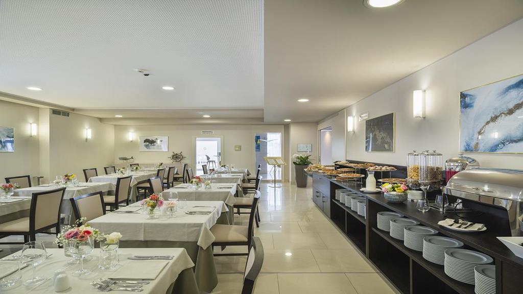 Grand Hotel Pietra Ligure Bagian luar foto
