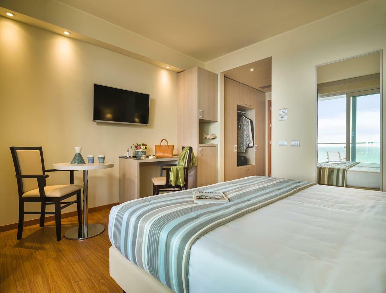 Grand Hotel Pietra Ligure Bagian luar foto